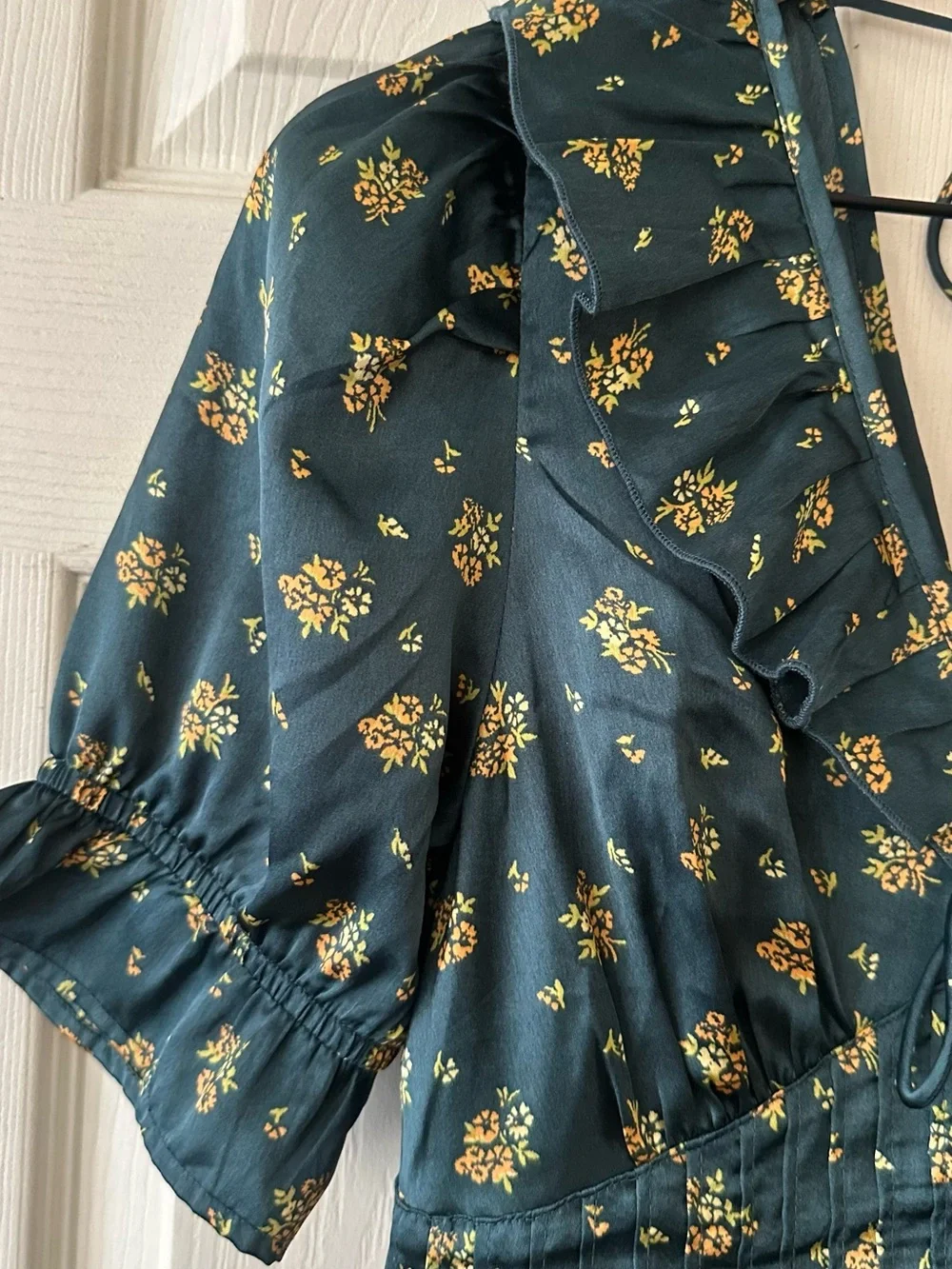 FREE PEOPLE Y2K Dark Green Floral Tie-Front Satin Peplum Deep V-Neck Blouse